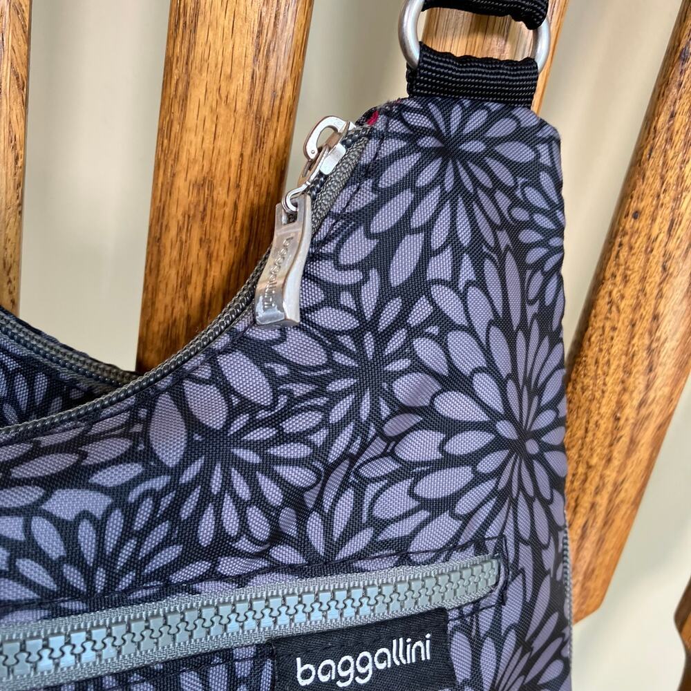 Baggallini Pocket Crossover Crossbody Bag Black Floral Nylon Travel Purse Small - Picture 5 of 16